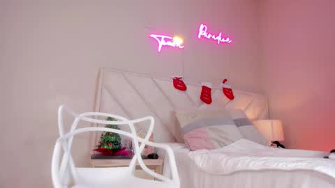 Hi Im Emily online show from 14, 12, 2025