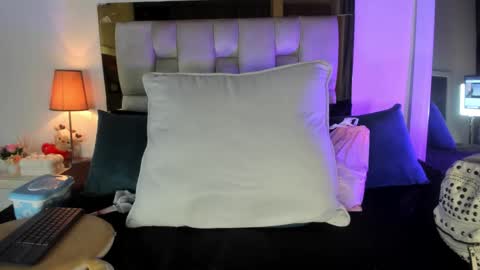 Isabella online show from 5, 2, 2026