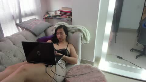 Snapshot of _emma_loyd_ chatting on 21, 12, 2024 Emma online show from 21, 12, 2024