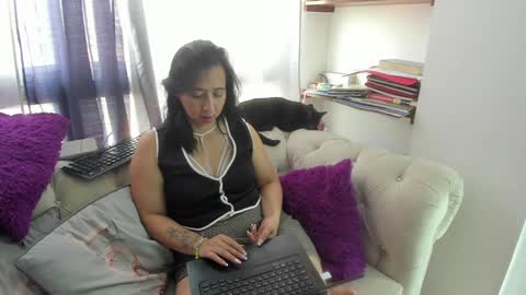 Snapshot of _emma_loyd_ chatting on 26, 12, 2024 Emma online show from 26, 12, 2024