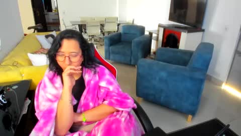 Snapshot of _emma_loyd_ chatting on 28, 1, 2025 Emma online show from 28, 1, 2025
