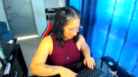 Snapshot of _emma_loyd_ chatting on 4, 3, 2025 Emma online show from 4, 3, 2025