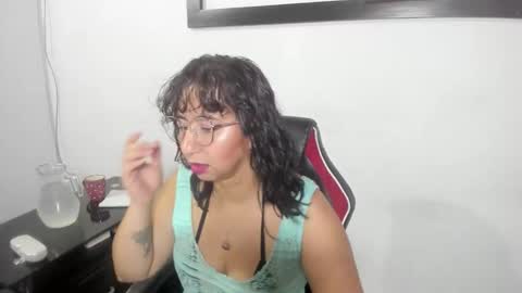 Snapshot of _emma_loyd_ chatting on 12, 9, 2025 Emma online show from 12, 9, 2025