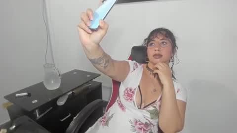 Snapshot of _emma_loyd_ chatting on 13, 9, 2025 Emma online show from 13, 9, 2025