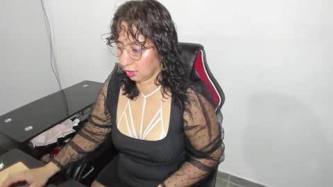 Snapshot of _emma_loyd_ chatting on 28, 9, 2025 Emma online show from 28, 9, 2025