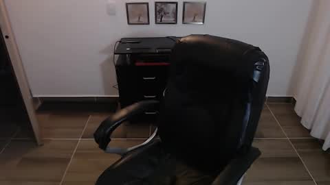 Snapshot of _emma_loyd_ chatting on 21, 12, 2025 Emma online show from 21, 12, 2025