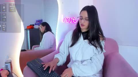 Snapshot of _gabbyx_ chatting on 17, 9, 2025 Gabby online show from 17, 9, 2025