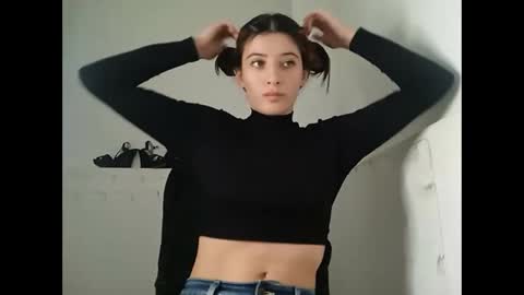 Snapshot of _genesid_dixton chatting on 23, 1, 2025 Mia-foster online show from 23, 1, 2025