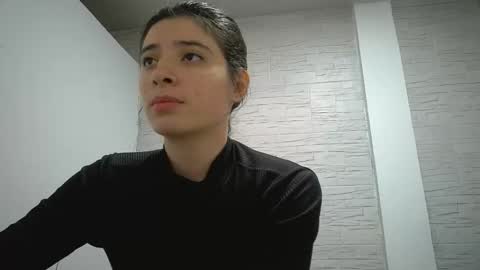 Snapshot of _genesid_dixton chatting on 9, 11, 2025 Mia-foster online show from 9, 11, 2025