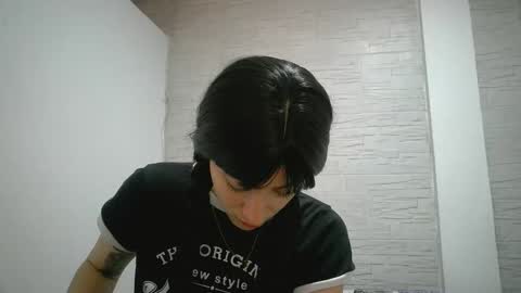 Snapshot of _genesid_dixton chatting on 11, 11, 2025 Mia-foster online show from 11, 11, 2025