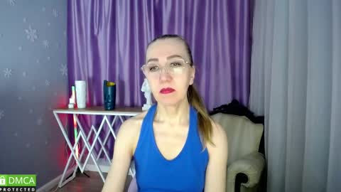 _greybunny_ online show from 6, 3, 2025