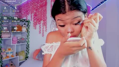 Hanna Botero online show from 5, 11, 2025