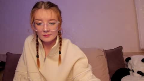 Snapshot of _hey_scarlett_ chatting on 17, 1, 2025 _hey_scarlett_ online show from 17, 1, 2025