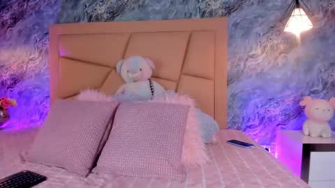 Hollywood online show from 7, 10, 2025