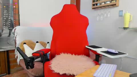 _hottie__ online show from 13, 2, 2025