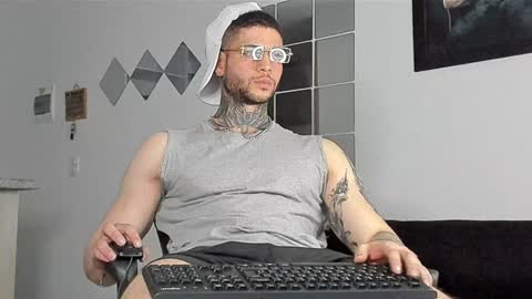 Snapshot of _jamesleandros chatting on 3, 2, 2025 jeison online show from 3, 2, 2025