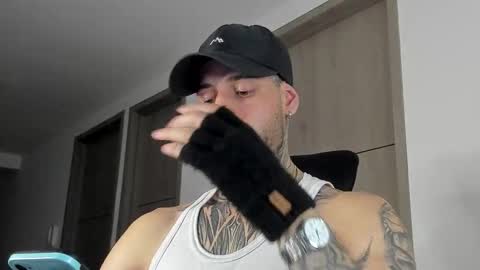 Snapshot of _jamesleandros chatting on 24, 9, 2025 jeison online show from 24, 9, 2025