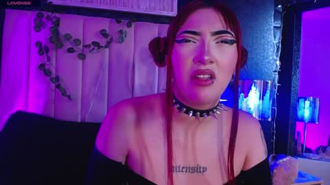 Mia online show from 21, 12, 2024