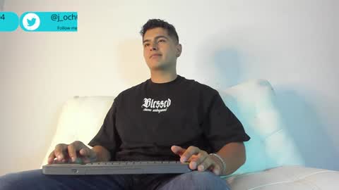 _juanes__ online show from 17, 12, 2024