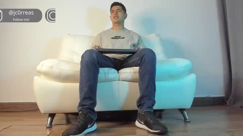 _juanes__ online show from 2, 1, 2025