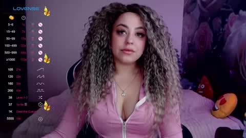 _just_a_queen_3 online show from 14, 12, 2024