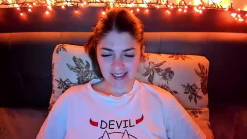 _just_a_simple_girl online show from 19, 2, 2025