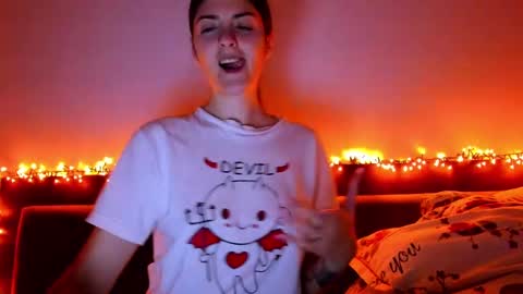 _just_a_simple_girl online show from 19, 10, 2025