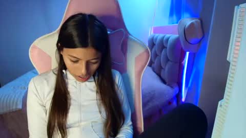 khloe sweet online show from 21, 4, 2026