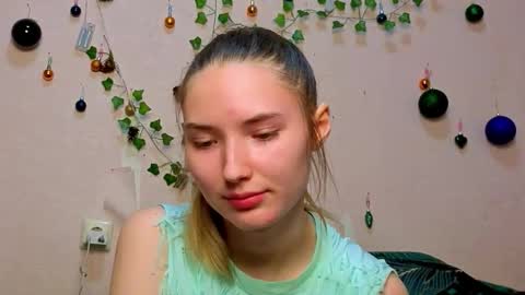 _kikiclark_ online show from 15, 2, 2026