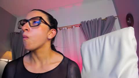 Kiraaaa 0 online show from 10, 2, 2026