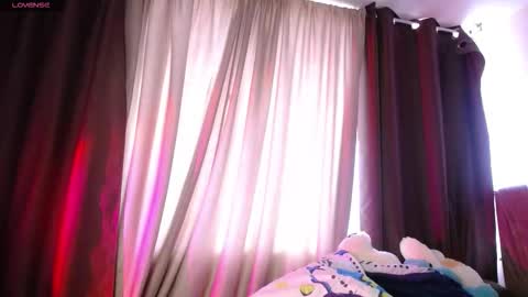Snapshot of _krissricci_ chatting on 24, 9, 2025 online show from 24, 9, 2025