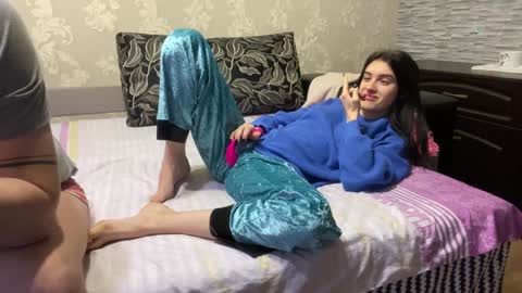  krisvanessa  online show from 5, 12, 2024