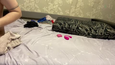  krisvanessa  online show from 31, 1, 2025