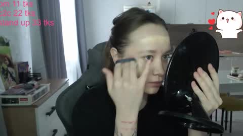 _lalune_ online show from 1, 2, 2026