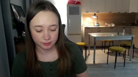 Snapshot of _lalune_ chatting on 19, 4, 2026 _lalune_ online show from 19, 4, 2026