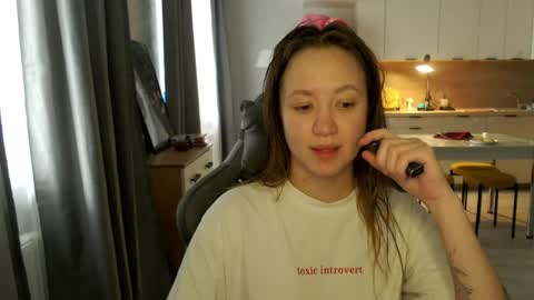Snapshot of _lalune_ chatting on 23, 4, 2026 _lalune_ online show from 23, 4, 2026
