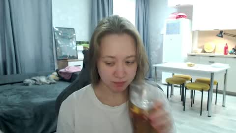 Snapshot of _lalune_ chatting on 4, 5, 2026 _lalune_ online show from 4, 5, 2026