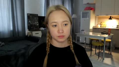 Snapshot of _lalune_ chatting on 12, 5, 2026 _lalune_ online show from 12, 5, 2026