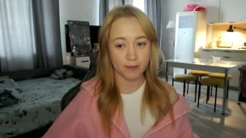 Snapshot of _lalune_ chatting on 14, 5, 2026 _lalune_ online show from 14, 5, 2026