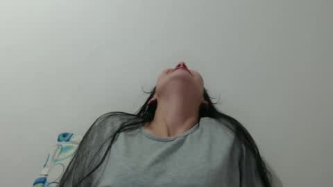 Lauren 3 online show from 12, 12, 2024