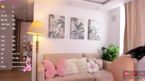 Lina. online show from 15, 12, 2025