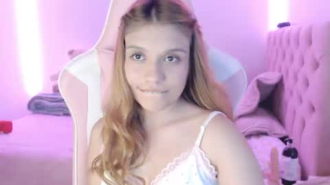 Snapshot of _lloou_ chatting on 18, 6, 2026 Sofia 3 online show from 18, 6, 2026