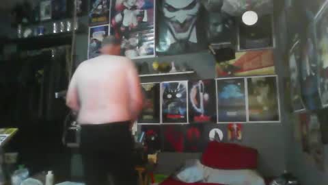 That guy online show from 16, 9, 2025