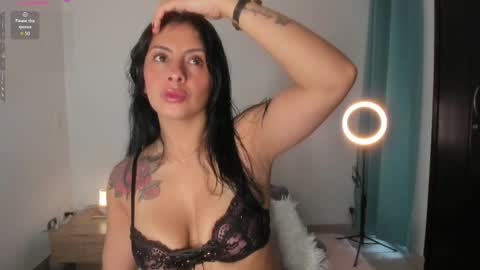   online show from 7, 4, 2026