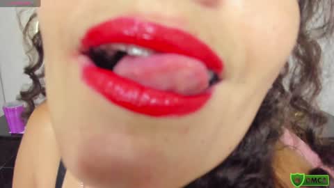 Snapshot of _luna__sweet_ chatting on 8, 1, 2025 luna sweet online show from 8, 1, 2025