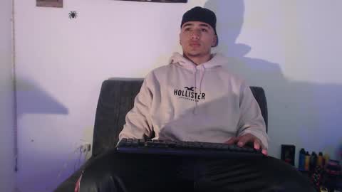 Snapshot of _luxury_23 chatting on 28, 1, 2025 STIVEN online show from 28, 1, 2025