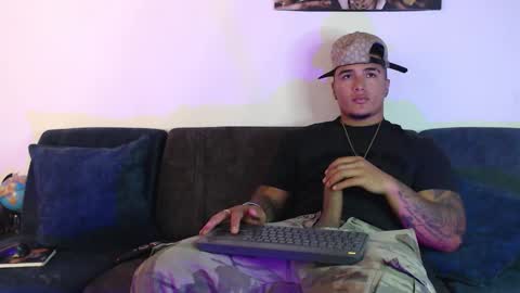 Snapshot of _luxury_23 chatting on 25, 10, 2025 STIVEN online show from 25, 10, 2025