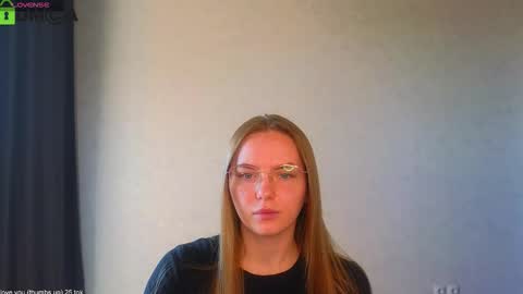 Snapshot of _lysafeta_ chatting on 12, 9, 2025 Welcome guys Pleasure to see you all here My name is Lysafeta and MichaelaTip menu is active Private is open online show from 12, 9, 2025