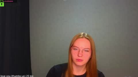 Snapshot of _lysafeta_ chatting on 18, 9, 2025 Welcome guys Pleasure to see you all here My name is Lysafeta and MichaelaTip menu is active Private is open online show from 18, 9, 2025