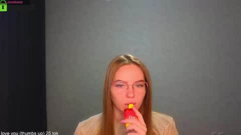 Snapshot of _lysafeta_ chatting on 24, 10, 2025 Welcome guys Pleasure to see you all here My name is Lysafeta and MichaelaTip menu is active Private is open online show from 24, 10, 2025